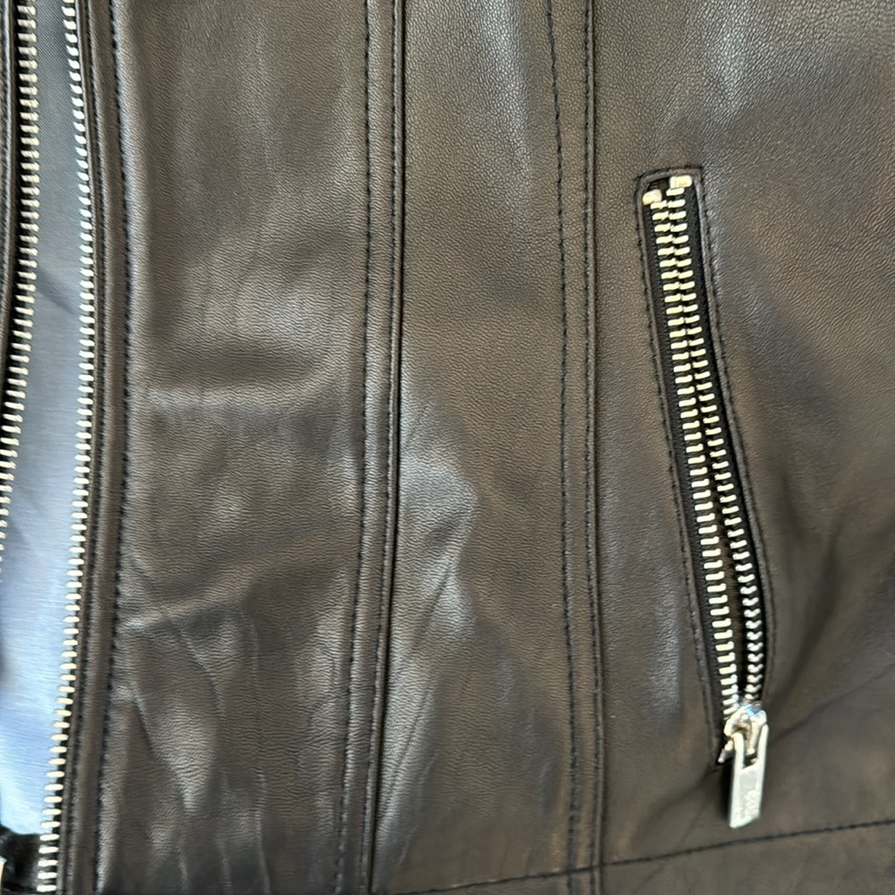 Leather jacket - Picture 2 of 9